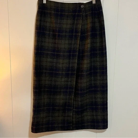 G.H. Bass Plaid Wool Wrap Skirt Size 10 Green Navy Tartan Pattern Midi Length - Picture 9 of 14